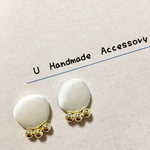 サテンの華やかゴールドピアス  イヤリング対応