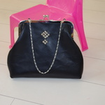 本革 シンプルがま口スタッズがビジューなバック　