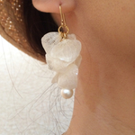 紫陽花ひらひらピアス    ホワイト