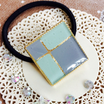 パステルカラーのツートーンヘアゴムミルクミント