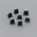 プラスチックボタン　四角13ｍｍ7個組