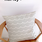 ストライプ&ウェーブのクッションカバー＊モスグリーン