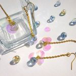 光を集める！ティアドロップビーズとスパンコールのロングピアス