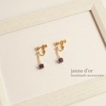小さな四角のイヤリング／ピアス