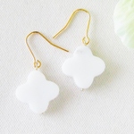 【￥300】天然石・ホワイトオニキス・ピアス