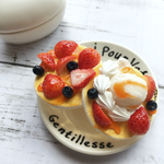 真っ赤な苺パンケーキのバレッタ スイーツデコ