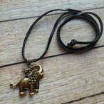 本革×水浴びゾウさん🐘ペンダント