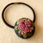 アンティークピンクバラ刺繍 くるみボタンヘアゴム
