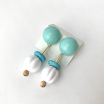 ターコイズとホワイトのピアス