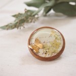 ちょうちょの木製ブローチ