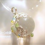 水晶スフィアペンダント（ワイヤーアートジュエリー☆ワイヤーアクセサリー☆ワイヤーラッピング天然石ネックレス）