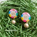 虹色の花とコットンパールのピアス／イヤリング