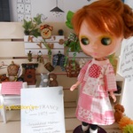 ブライス・リカちゃんサイズ・パッチワーク模様のワンピースと牛革ブーツ。