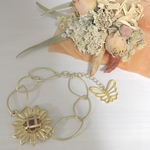 一点のみ。sunflower and butterfly(red)