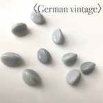〈German vintage〉 プレスガラス オペークグレー ビーズ(8個)