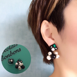 大ぶり黒✖︎パールアシンメトリーピアス イヤリング