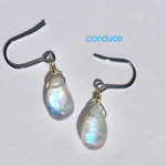 White labradorite. ホワイトラブラドライトピアス