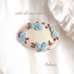 Blue Roseのリース  刺繍ブローチ、ヘアゴム