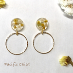 春夏に!ミモザ×かすみ草×デザインフープのピアス/イヤリング
