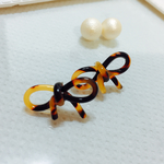 新作☆べっ甲ピアス ミニリボン型  ☆コットンパールキャッチ