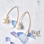 14kgf ぽってり♪淡水パールのVシェイプピアス