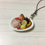  『ヘルシ〜〜♪』★彩り野菜カレー★ミニチュアフード・ストラップ