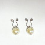 パールのノンホールピアス