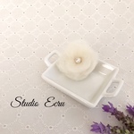 羊毛フェルトのブローチ【シュシュ】