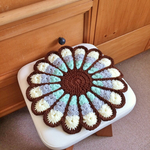 レトロでカラフルなお花円座　   eggw