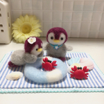 羊毛フェルトペンギンさんとカニさん