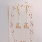 ❤×200 ホワイトパールのリボン🎀付きピアス/イヤリング❤
