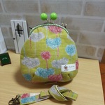 がま口ポーチ ショルダー紐付き クレヨン お花