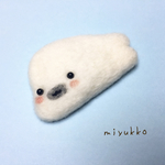 アザラシさんブローチ