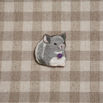 チンチラの刺繍ブローチ