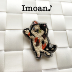送料無料   しがみつき ミケ猫さん  ブローチ