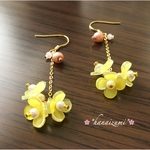 ✳︎黄色い小花ピアス/イヤリング/ノンホールピアス✳︎パステルイエロー