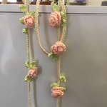 ピンクの薔薇のラリエット