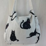 黒猫の大きなワンショルダーバッグ🐱