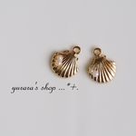 ★016　15個300円　パールの付いたシェルチャーム（小）　ゴールド