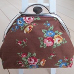 【sale15%OFF】がま口ポーチ＊ブラウンにバラ柄