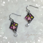 人気 アクリル ピアス ステンドグラス