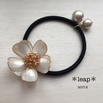 お花のヘアゴム      ゴールド