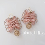 【受注制作】ギャザーリボンのピアス-silky pink-（送料無料）〈タティングレース・ヘアピンレース〉