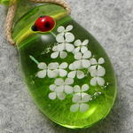 雪柳の花とテントウムシ とんぼ玉 ネックレス No959