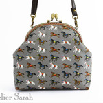 ダービー柄の16cmがま口ショルダー（グレー）