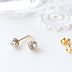 ✿ 小さな一粒のビジューピアス ✿  