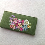 羊毛とフェルトの野の花ペンケース  Green