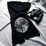 手描き　演奏者の月と地球Tシャツ　men's