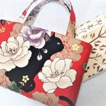 御朱印帳入れ　/ ２冊用/ 花と黒猫（赤）