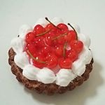 さくらんぼのムースタルト(ミニチュアスイーツ)